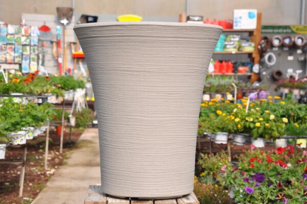 כלי פלסטיק איכותי. משתלת מרמלשטיין